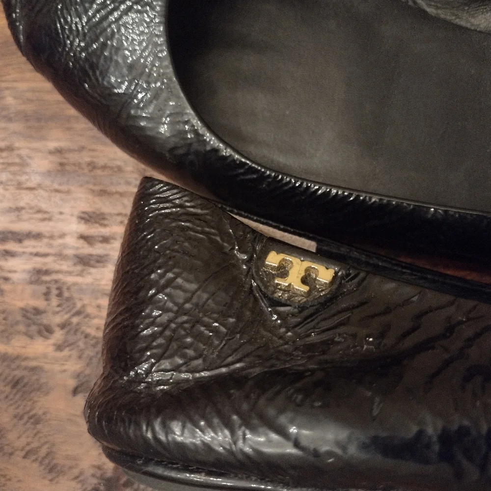 Tory Burch Black Patent Crinkle Leather Travel Flats Size 8 - Picture 5 of 7